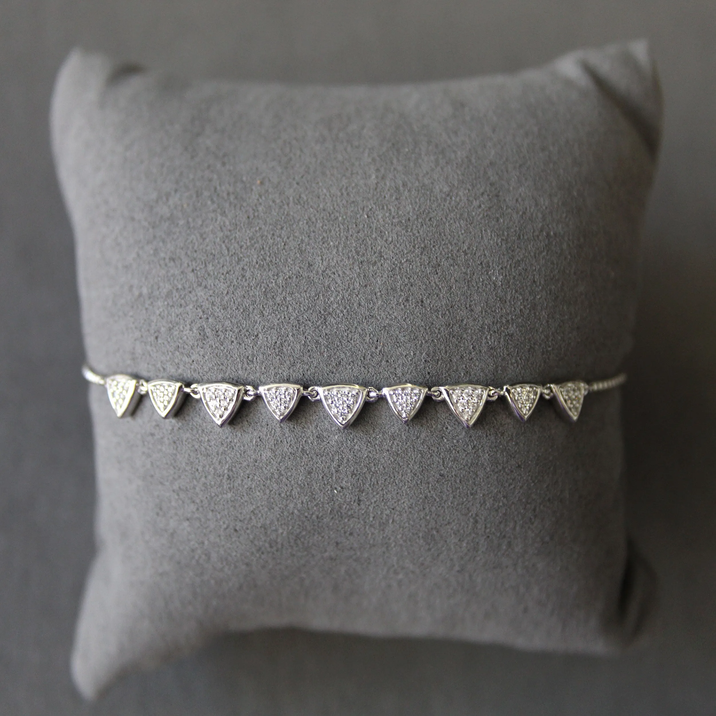 1/4 Cttw Diamond Triangle Anklet in 925 Sterling Silver