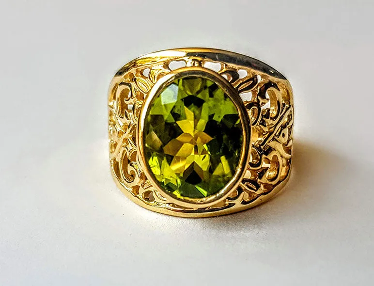 14K Gold Handcrafted, Sawpierced Ring Set with Fine Peridot
