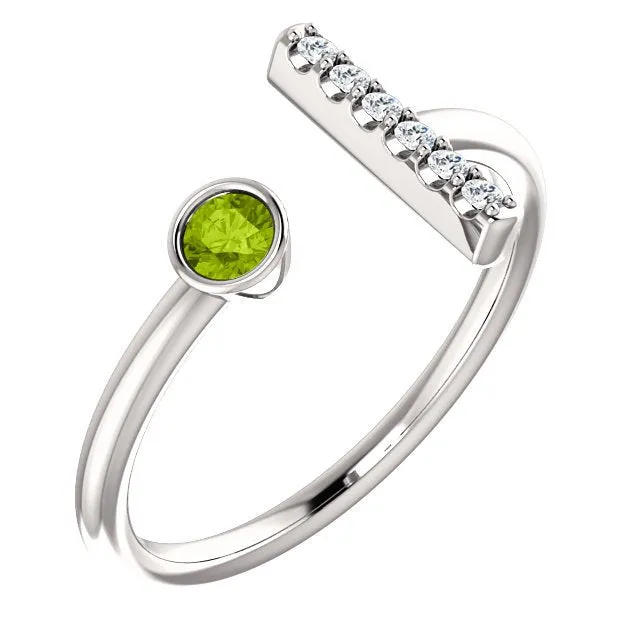 14KT GOLD .13 CT PERIDOT & .05 CTW DIAMOND BEZEL BAR RING