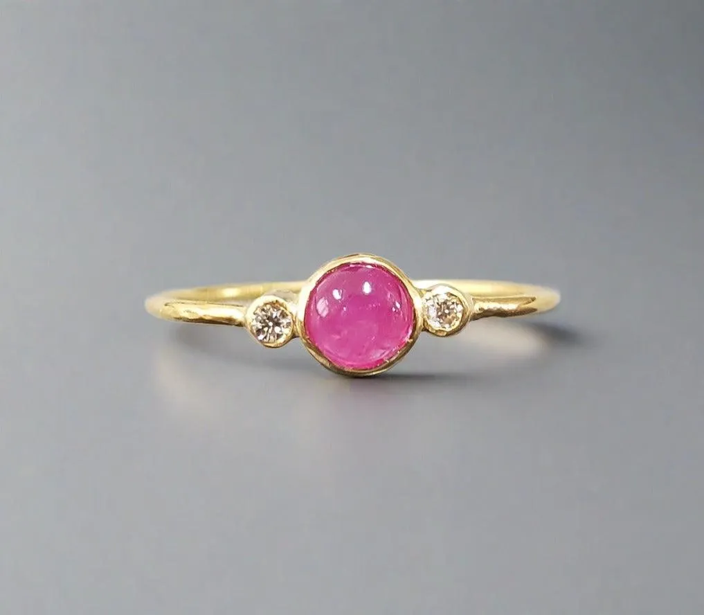 18k Gold Cabochon Ruby & Diamond Ring