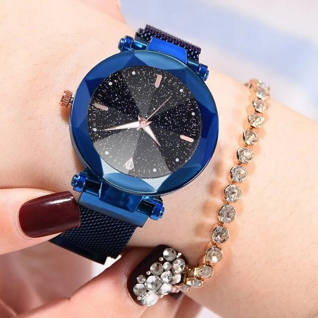 2019 Hot Sale Women Watches Fashion Luxury Magnetic Buckle Stainless Steel Strap Refractive surface Luminous Dial Quartz Watch