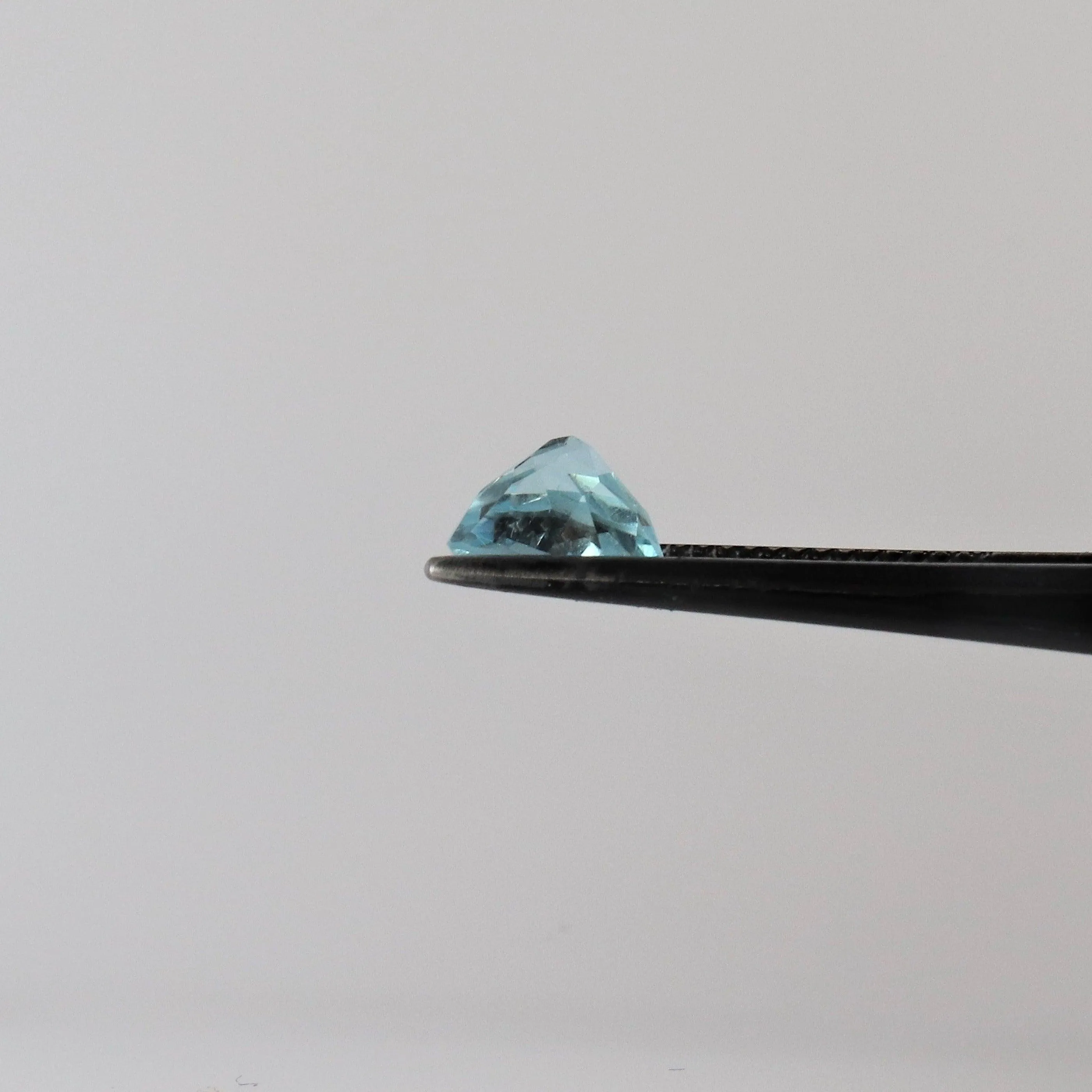 6.5mm x 8.1mm Oval Aquamarine Stone