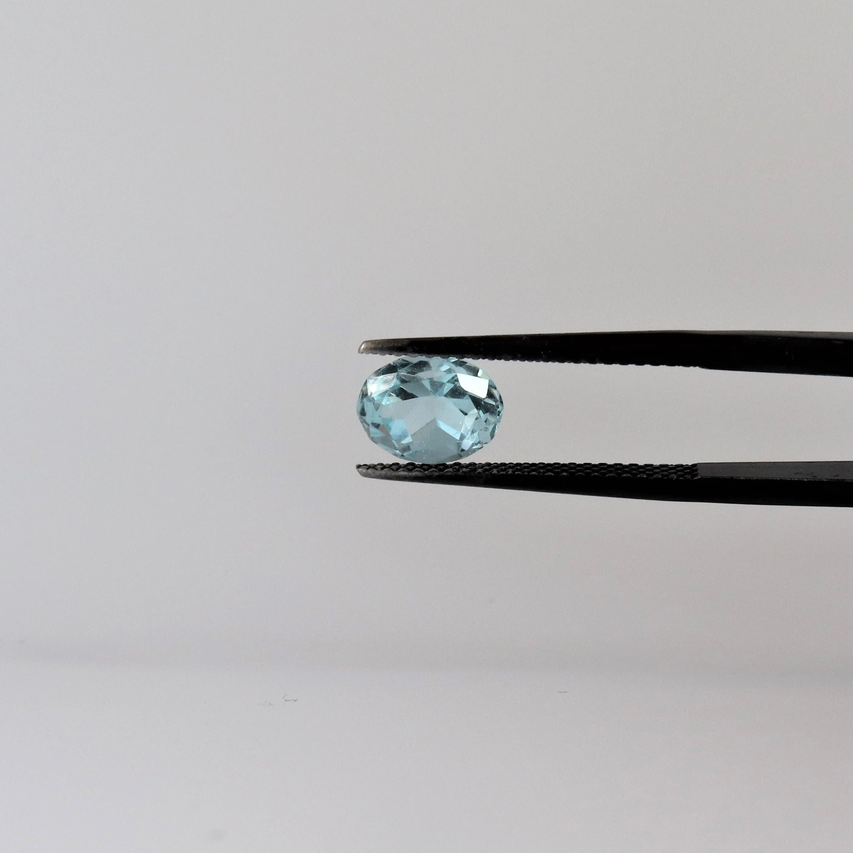 6.5mm x 8.1mm Oval Aquamarine Stone