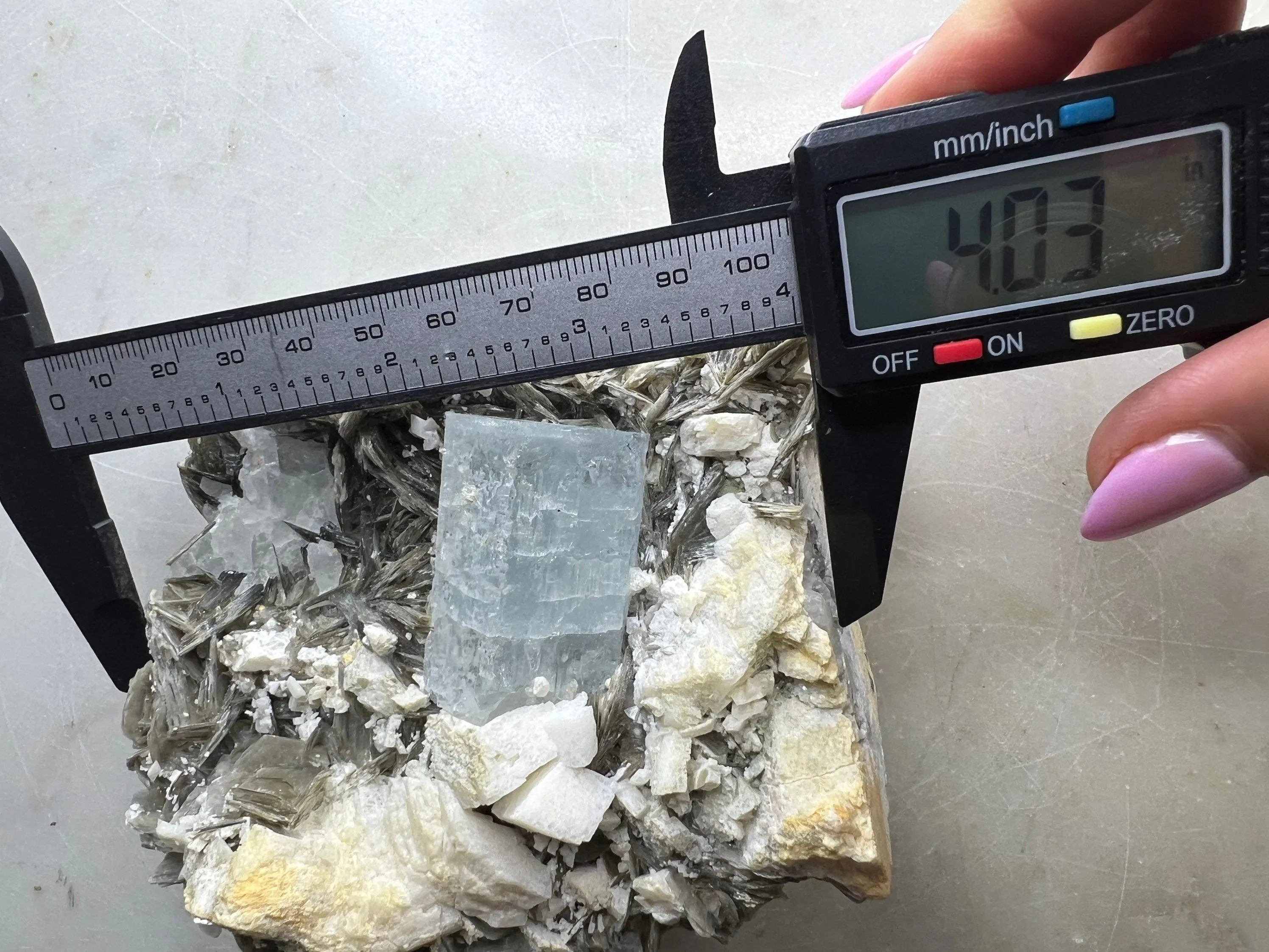 Aquamarine on muscovite 1pound 13oz