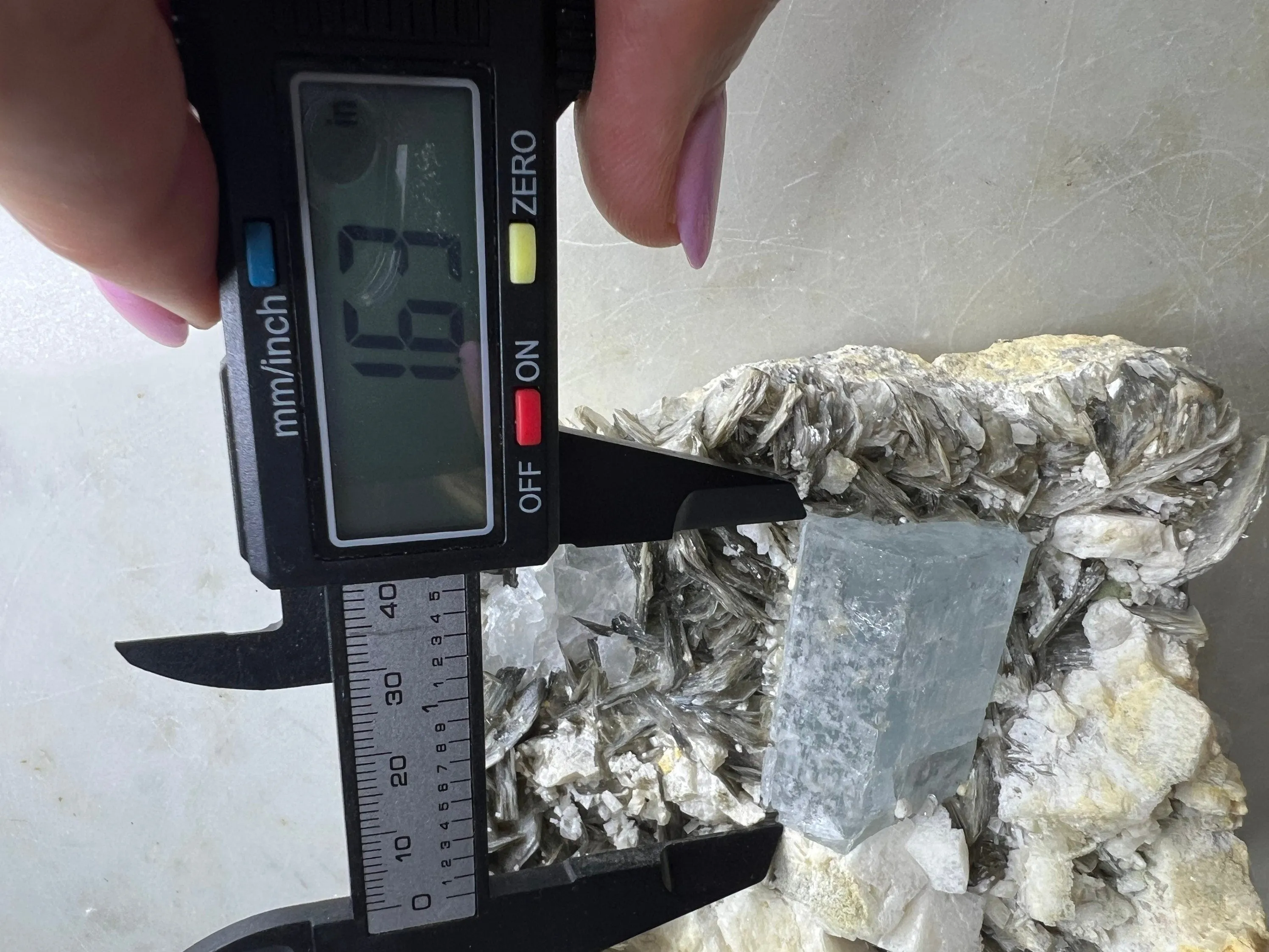 Aquamarine on muscovite 1pound 13oz