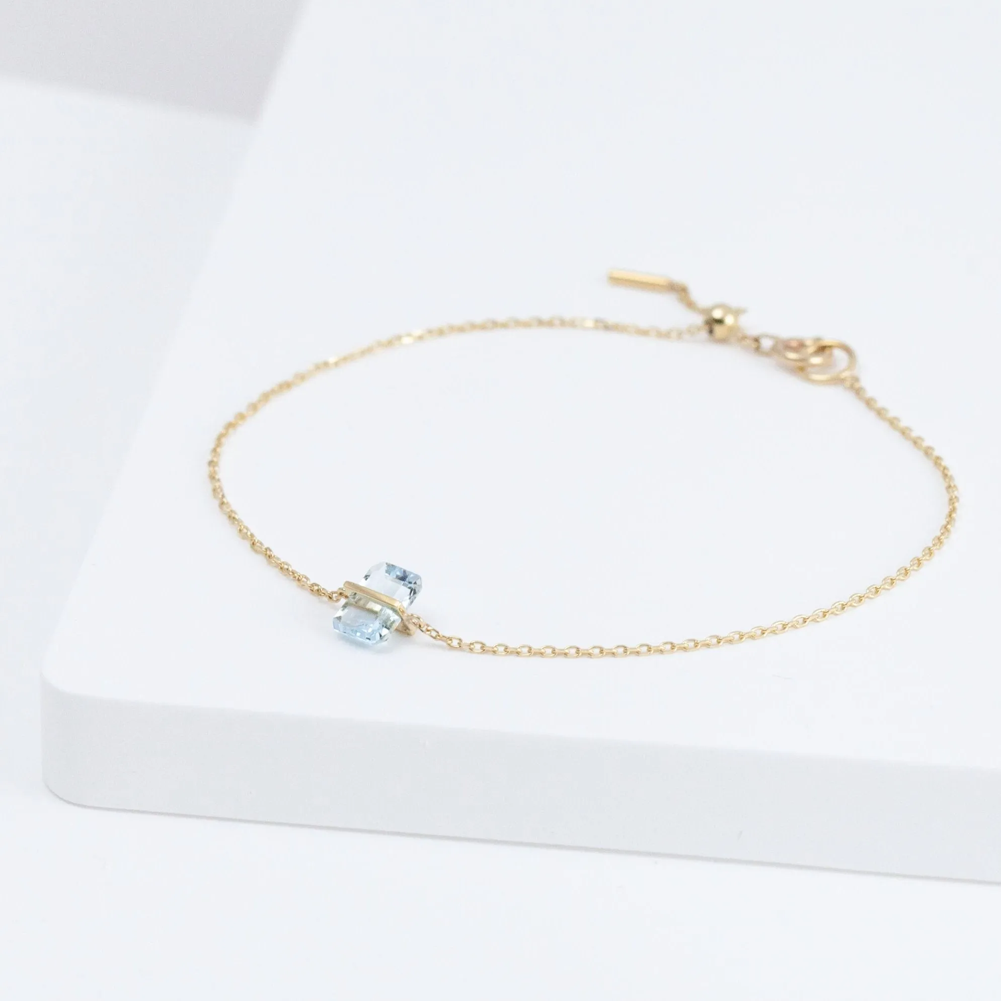 Band one-of-a-kind rectangular aquamarine bracelet