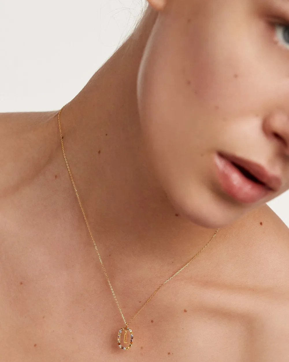 Letter L Circle Necklace