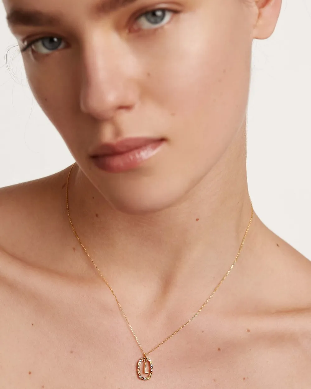 Letter L Circle Necklace