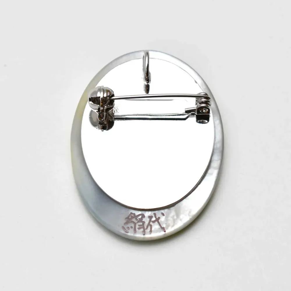 Maki-e Urushi Lacquer Brooch - White South Sea Pearl Shell / Cat -, Traditional Japanese Urushi Lacquer Jewelry