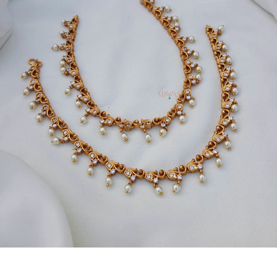 Mesmerizing AD Stone Leaf Design Anklets