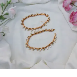 Mesmerizing AD Stone Leaf Design Anklets