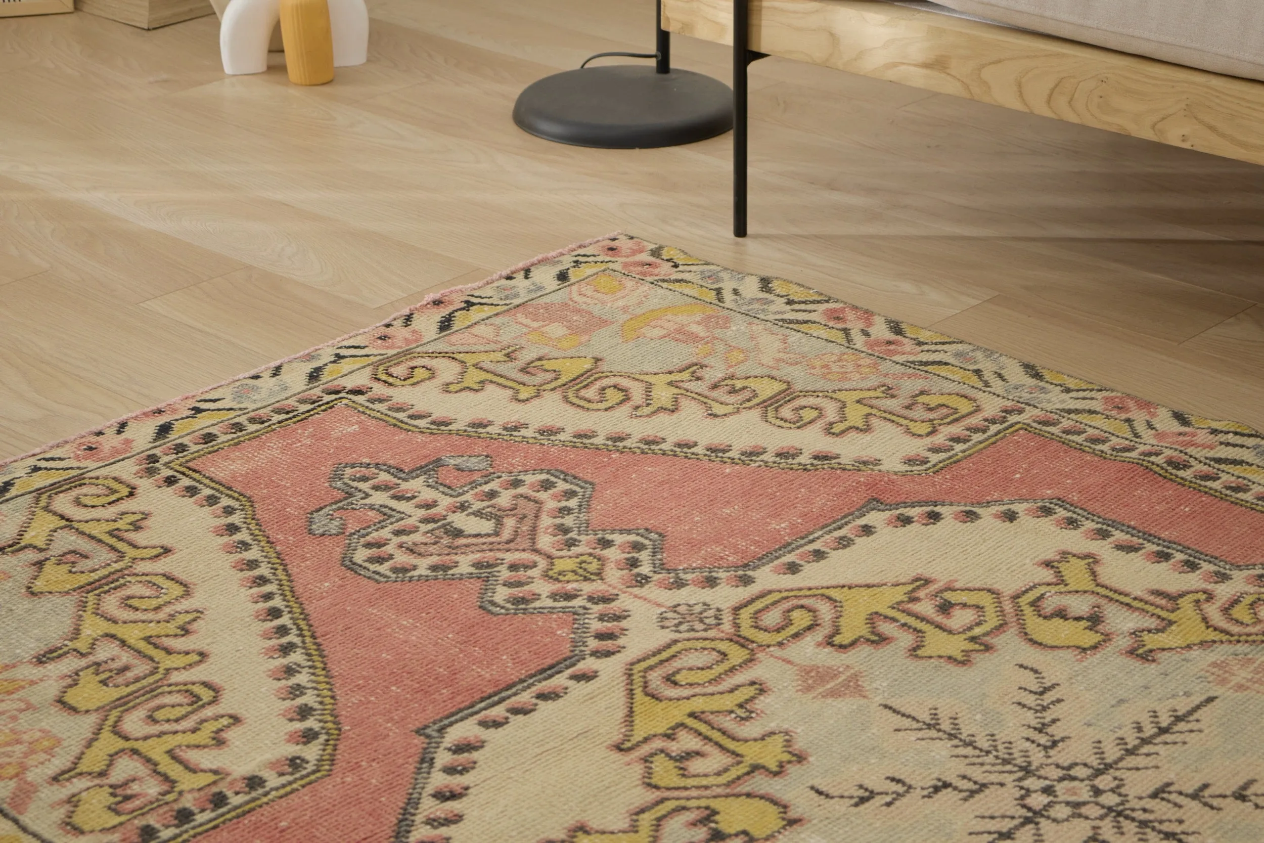 Tiara - Vintage Turkish Anatolian Rug