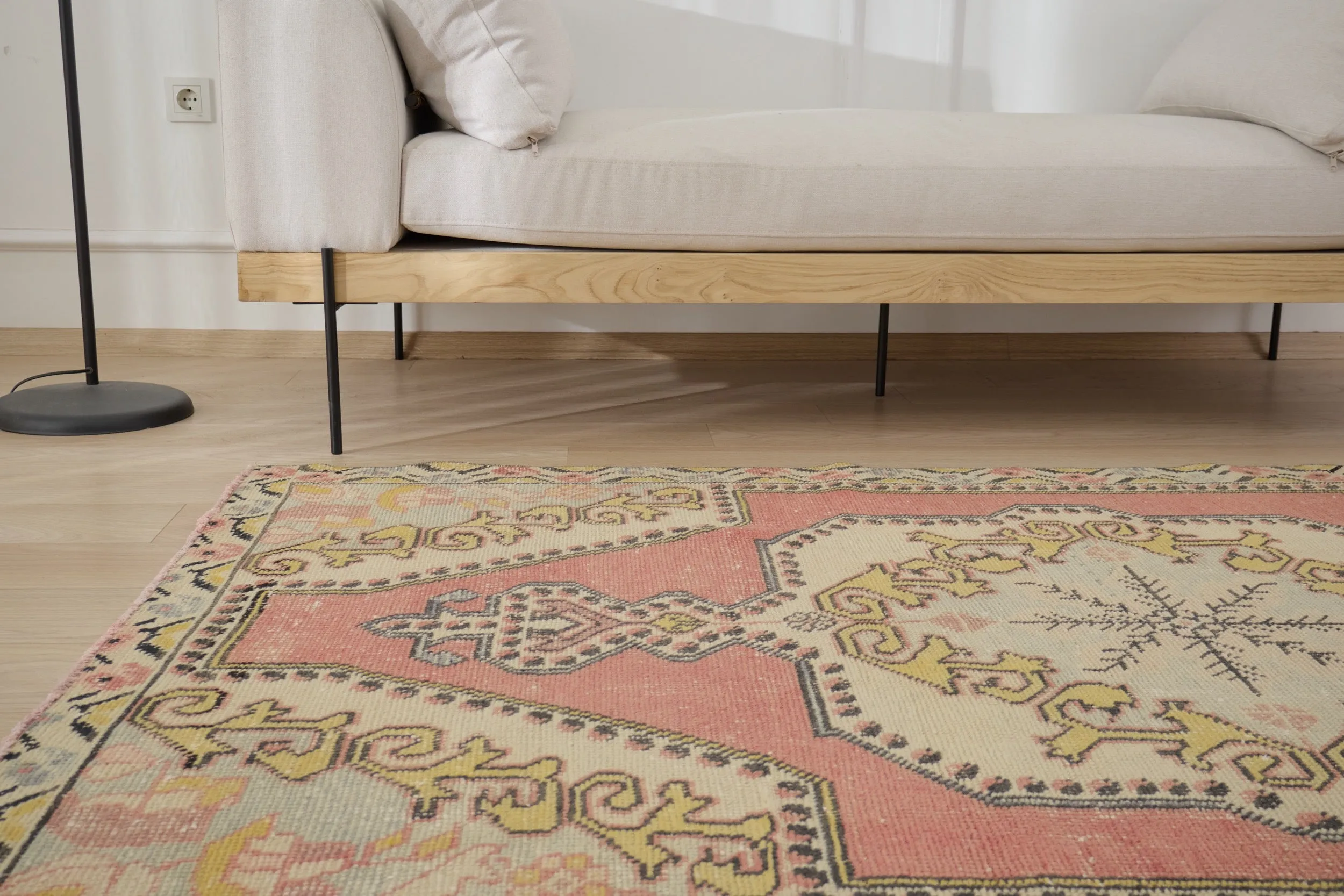Tiara - Vintage Turkish Anatolian Rug
